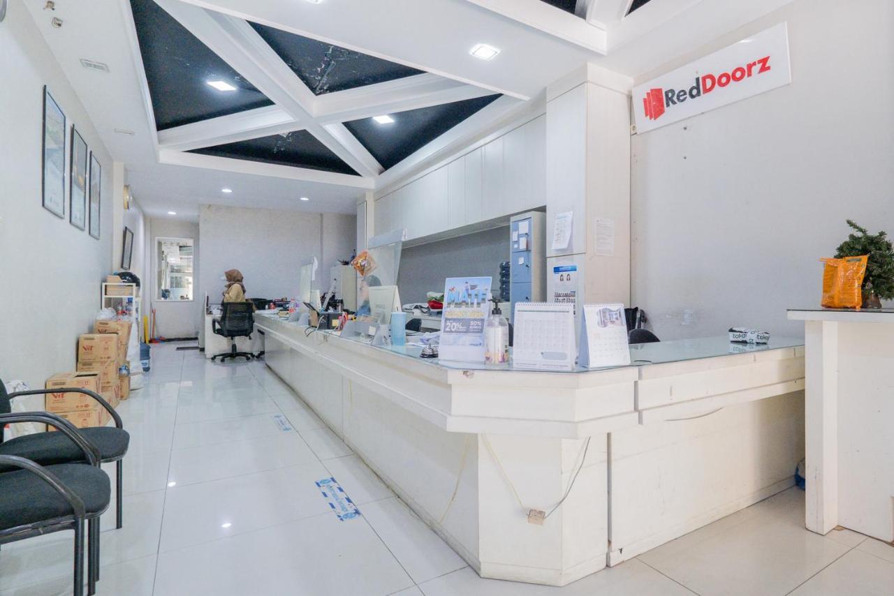 Reddoorz @ Darmo Surabaya Hotel Bagian luar foto